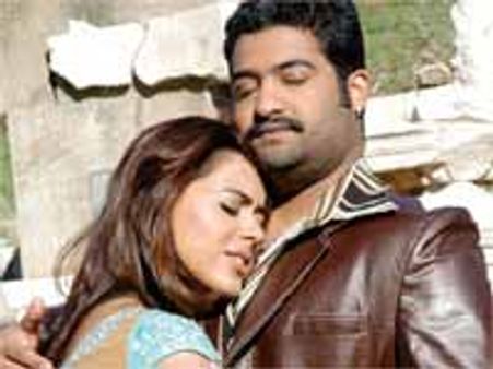 మాజీ ప్రియురాలిని ఫామ్ హౌస్ లో సీక్రెట్ గా కలిసిన జూ ఎన్టీఆర్...