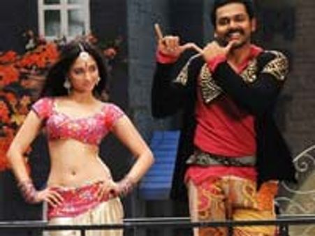 అనుష్క కంటే కూడా హాట్ హాట్ గా కనిపించిన తమన్నా..