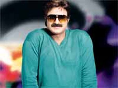 నా త్రిపాత్రాభినయం పవర్ ఫుల్ గా ఉంటుంది...బాలకృష్ణ