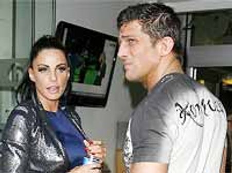 నేను విడాకులు ఇవ్వాలంటే నాకు రెండు మిలియన్ పౌండ్లు ఇవ్వాల్సిందే