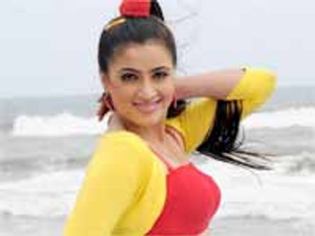 ఎమ్మల్యేని పెళ్ళాడుతున్న నవనీత్ కౌర్..డిటేల్స్