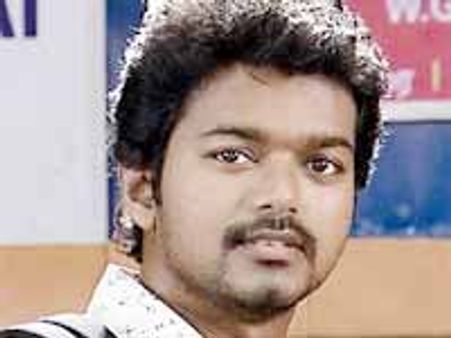 ఆ స్టార్ హీరో రాజకీయాల్లోకి వస్తాడని పొలిటీషయన్స్ భయం