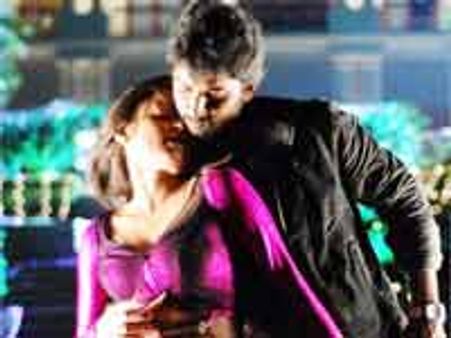 'అలా.. మొదలైంది' చిత్రం బయ్యర్లు రారనే...