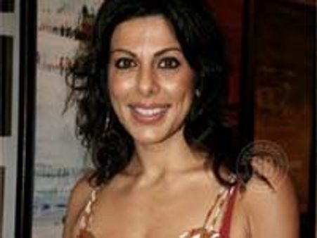 ఎన్టీఆర్ శక్తి చిత్రంలో నా పాత్ర ఏమిటంటే...పూజా బేడీ