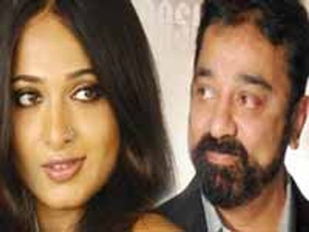 అనుష్క తో రొమాన్స్ చేయాలన్న లోకనాయకుడు...