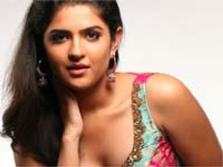 వేదం హీరోయిన్ తో మంచు మనోజ్ కొత్త చిత్రం