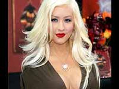 సూపర్ బౌల్‌లో చిందేస్తుందని పిలిస్తే పార్టీకే ఎసరు పెట్టిన హీరోయిన్