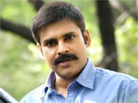 పవన్ కళ్యాణ్ మాస్ టైటిల్స్ తో ఇరగదీస్తున్నాడు...