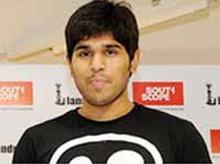 నిర్మాతగా మారునున్న అల్లు గారి అబ్బాయి..!?