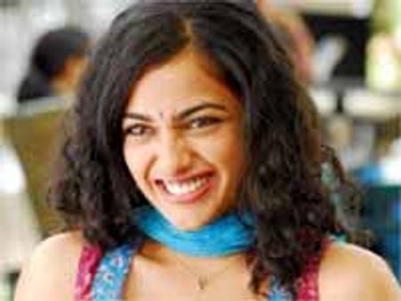 'అలా మొదలైంది' చిత్రం అంత హిట్టవుతుంది...నిత్యా మీనన్