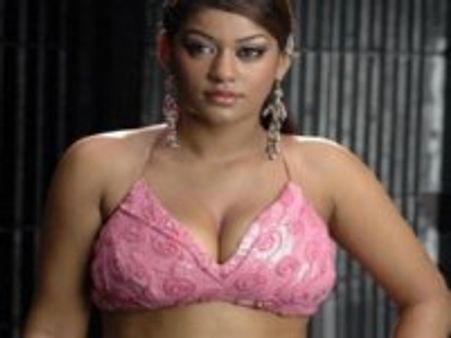 పూరీ సినిమాలో విలన్ గా ముమైత్ ఖాన్ !?