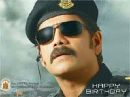 కమర్షియల్ సినిమాలు చేయాల్సిన భాద్యత నాపై ఉంది..నాగార్జున