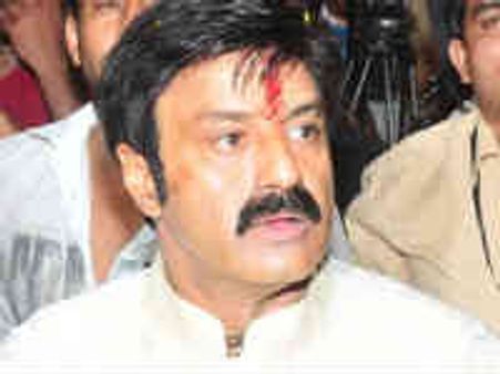 ప్లాప్ సినిమాల డైరెక్టర్స్‌తో నటిస్తున్న బాలయ్యని అభిమానులు క్షమిస్తారా..?