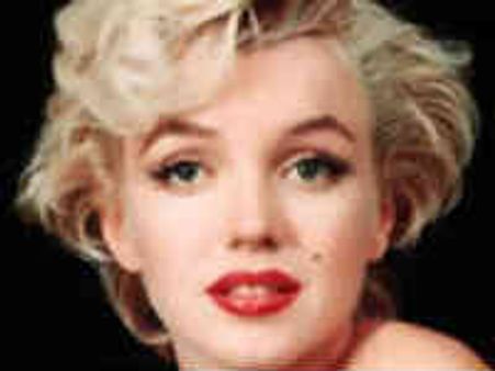 ఆల్ టైమ్ సెక్స్ బాంబ్‌ స్దానాన్ని కైవసం చేసుకున్న మన్రో