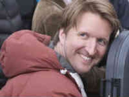 ఆస్కార్ బరిలో బెస్ట్ డైరెక్టర్ అవార్డు దక్కించుకున్న టామ్ హుపర్