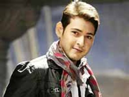 మహేష్ బాబు-సిద్థార్థ్ ఫాలోవర్స్ మద్య హోరాహోరిగా వార్...