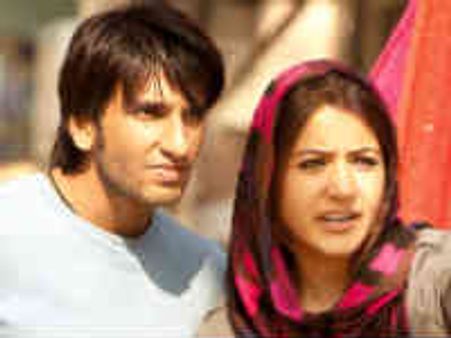 అనుష్కతో ముద్దుల్లో తేలిపోయిన రణవీర్ సింగ్