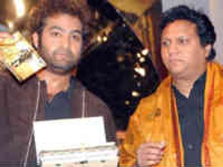 అభిమానులకు ఇచ్చిన మాట నిలబెట్టుకోలేని జూ ఎన్టీఆర్