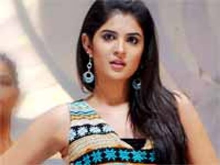 ఏం చెయ్యను...అది నా బలహీనత: దీక్షాసేధ్