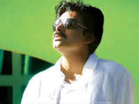 డిస్టెన్స్ మెయింటైన్ చేస్తున్న పవన్ కళ్యాణ్-జూ ఎన్టీఆర్..!?