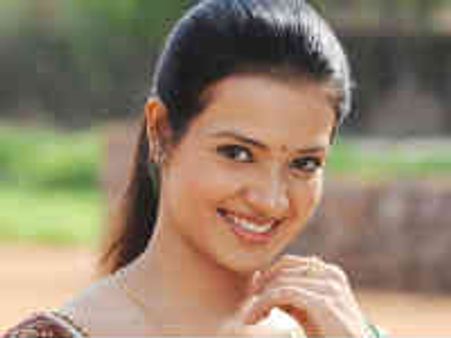 బాలకృష్ణ సరసన సునీల్ హీరోయిన్ ఎంపిక