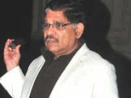 కుల పిచ్చితో ‘రెడ్డి’ అని పిలచ్చొద్దని రిక్వెస్ట్ చేసిన అల్లు అరవింద్..!