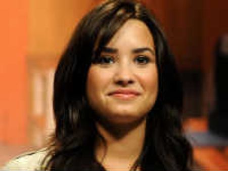 నేను మరలా మీ ముందు నిల్చోవడానికి కారణం అభిమానులే...