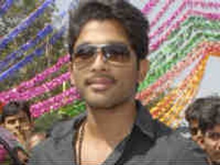 అల్లు అర్జున్, ఇలియానా కాంబినేషన్ లో ఆ దర్శకుడు కన్ఫర్మ్