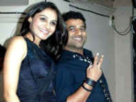 ఒకే గదిలో సెక్సీ హీరోయిన్ తో గ్రేట్ మ్యూజిక్ డైరెక్టర్ దేవిశ్రీ ప్రసాద్...!