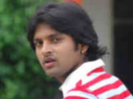 జగడం, ఆర్య-2 నిర్మాత తండ్రి మృతి