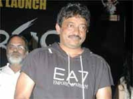 రామ్ గోపాల్‌ వర్మ తెలుగువారికి ఇచ్చిన గౌరవం ఇదేనా..!?