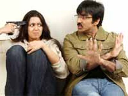 రవితేజ 'దొంగలముఠా' చూసారా? రివ్యూ రాసి పంపండి