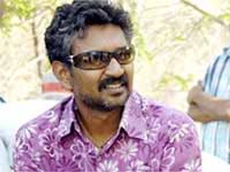 'ఈగ’కి గ్లామర్ అడ్డోస్తోందని రాజమౌళి టెన్షన్...!