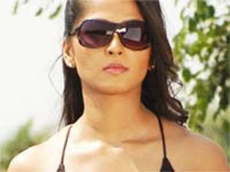 ఆ రెండు సినిమాలకే కష్టం భరించాను...అనూష్క