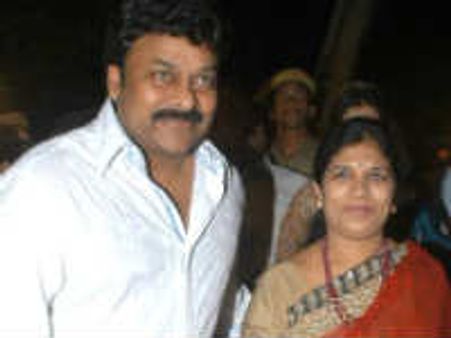 సిసిఎస్ పోలీస్ విచారణలో చిరంజీవి, సురేఖ..తప్పించుక తిరగుతున్న శిరీష్..