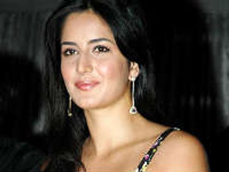 5కోట్లు కాదుకదా..ఎన్ని కోట్లు ఇచ్చినా ఆ హీరోతో చెయ్యను...?