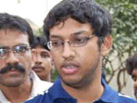 చిరంజీవి ఫ్యామిలీ ప్రోద్బలంతోనే తనపై శ్రీజ ఫిర్యాదు చేసిందన్న శిరీష్