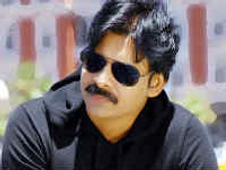 పవన్ కళ్యాణ్ 'షాడో' చిత్రంలో ఆ హీరోనే విలన్ గా కన్ఫర్మ్