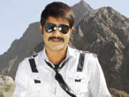 శ్రీకాంత్ సేవకుడు నిర్మాతపై ఛీటింగ్ కేసు