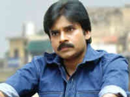 'తీన్ మార్' విషయమై ఫలించిన డిస్ట్రిబ్యూటర్ సూసైడ్ బెదిరింపు