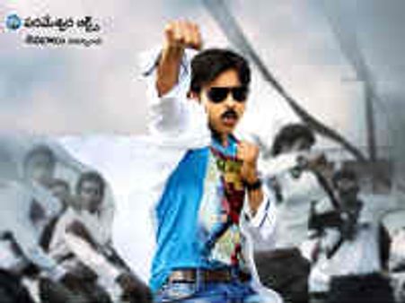 తీన్ మార్ క్లైమాక్స్ ఫైట్ స్టైలిష్ గా కంపోస్ చేసిన పవన్ కి హ్యాట్సాఫ్..!