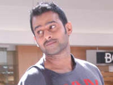 బన్నీ, జూ ఎన్టీఆర్లలా త్వరలో పెళ్ళిపీటలెక్కనున్న ప్రభాస్..!