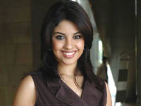 డైరక్టర్ కృష్ణ వంశీకి ట్విస్ట్ ఇచ్చిన 'లీడర్' భామ