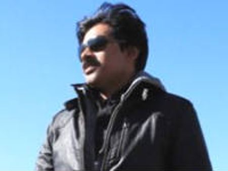 పవన్ కళ్యాణ్ ‘గబ్బర్ సింగ్’ని వెనక్కి నెట్టిన యంగ్ డైరెక్టర్..!?