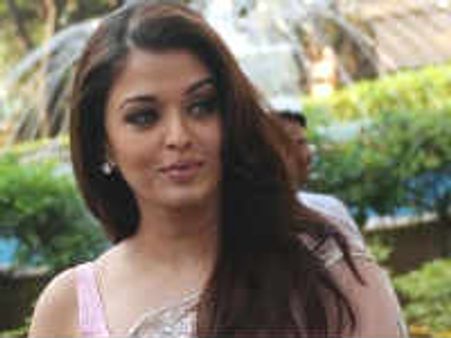 హాలీవుడ్ సెక్సీతార మార్లిన్ మన్రో కథాంశంతో ‘హీరోయిన్’లో ఐష్