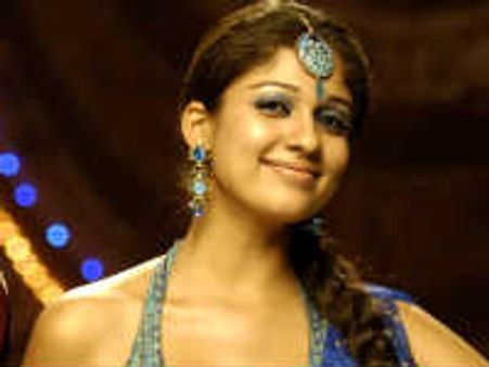 మెగాఫోన్ పట్టనున్న ప్రేయసి..డైరెక్ట్ చేయనున్న ప్రియుడు...?