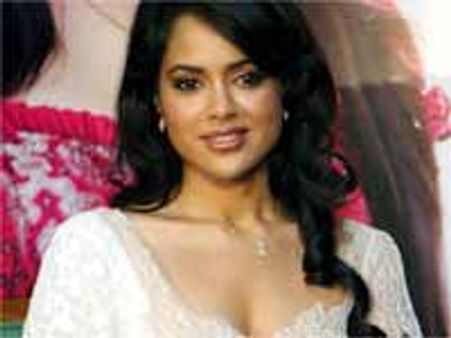 ఎన్టీఆర్ మాజీ ప్రియురాలుకి ‘లెస్బీయన్’ కోరిక