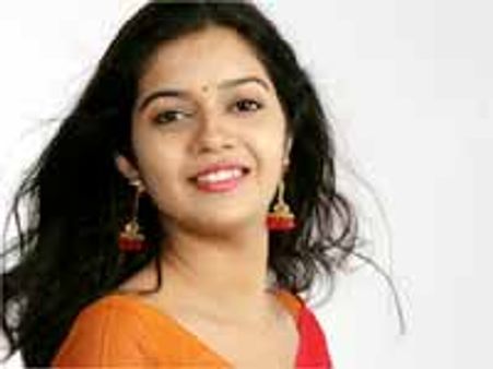 హీరోయిన్ గా కాకపోయినా చేస్తాను అంటోంది పాపం