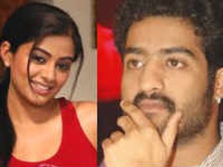 జూ ఎన్టీఆర్ తో మళ్ళీ ప్రియమణి హాట్ రొమాన్స్ ...