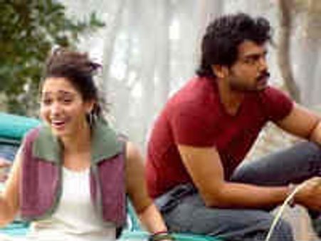 సైలెంట్ గా ఉంటే మంచిదని తమన్నాకు యంగ్ హీరో సలహా